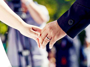 紫色浪漫草坪婚礼